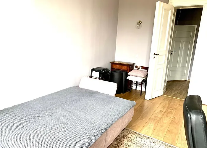 Cozy In Artistic District 2 Bathrooms Center 民宿 *