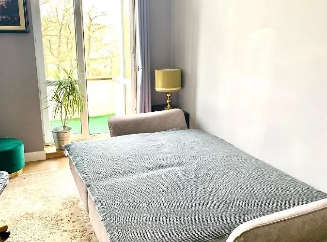 Cozy In Artistic District 2 Bathrooms Center 民宿